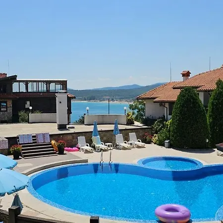 Pearl Apartment